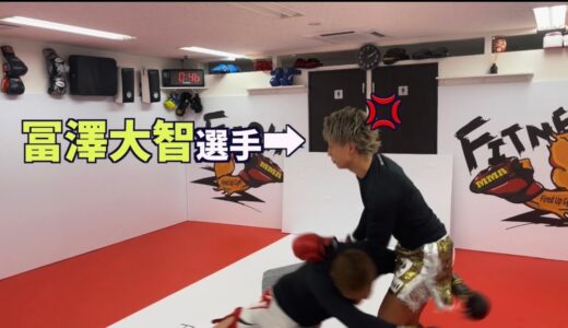 キックボクシングのスパーリングでいきなりタックルしてMMA仕掛けてみた